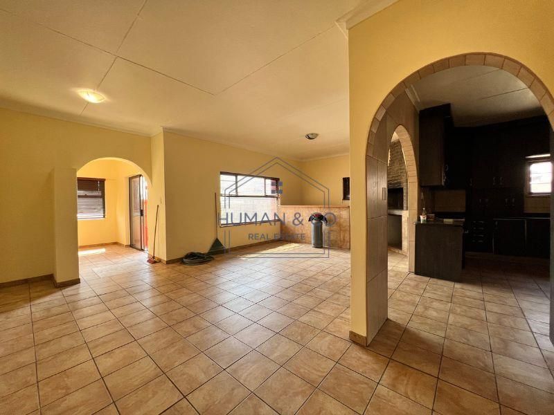 8 Bedroom house close to Harbour and Lagoon! - Photo 5