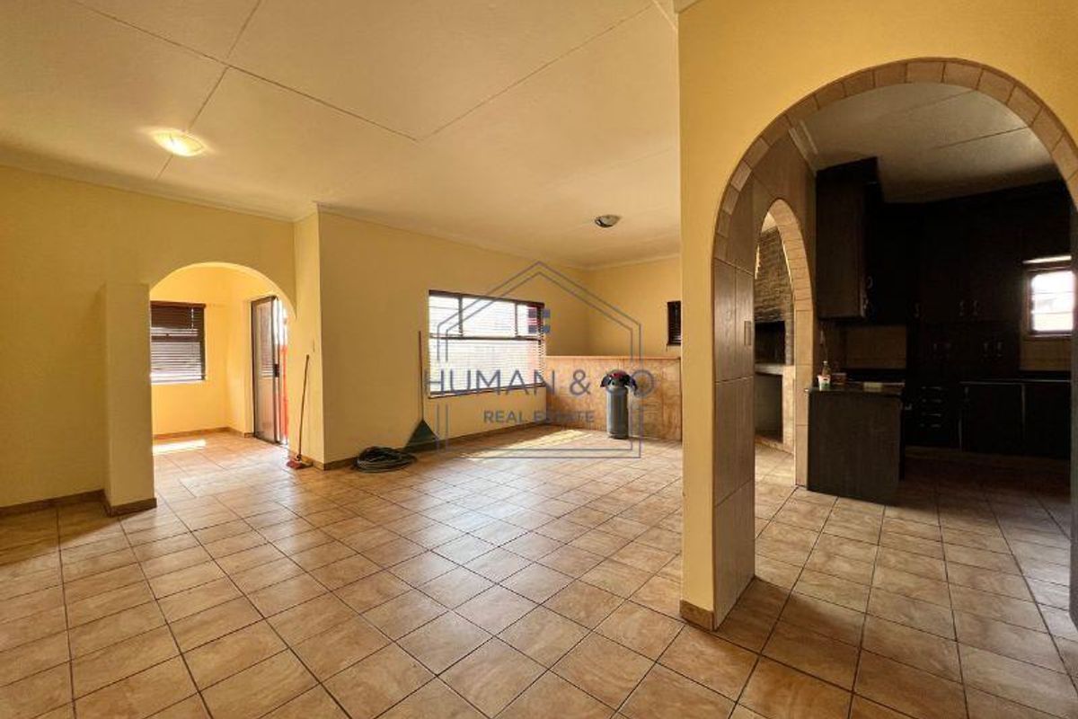 8 Bedroom house close to Harbour and Lagoon! - Photo 5