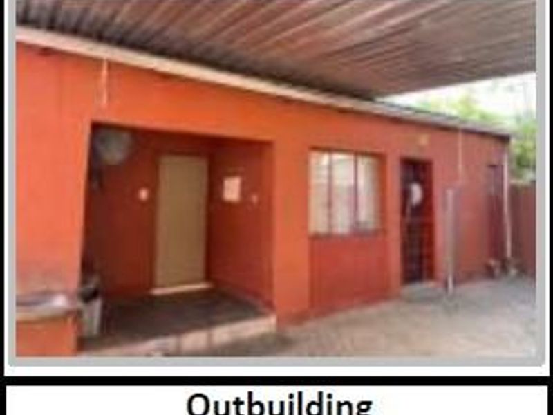 Main Home + Rental Units: 3 Bed/2 Bath & 5 Bed/4 Bath - Photo 2