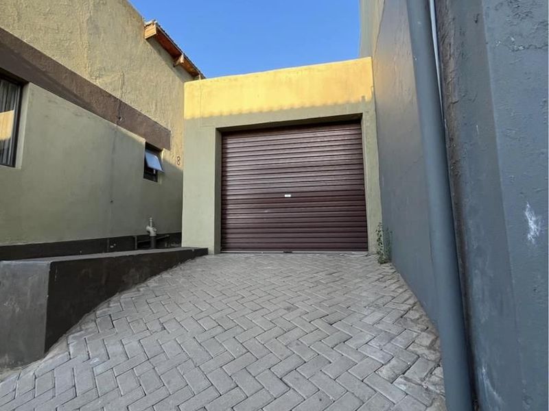 3-Bed Townhouse in Shetu Estate — N$1,060,000 (N$15,000 Below Valuation). - Photo 8