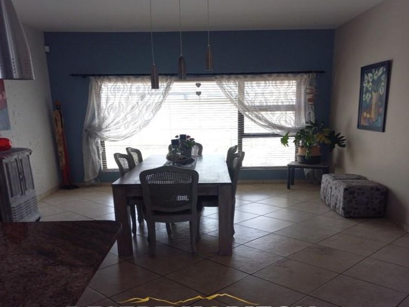 Walvisbay, Fairways Estate |  Stunning Family home for sale - Photo 3