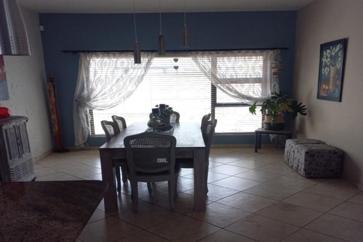 Walvisbay, Fairways Estate |  Stunning Family home for sale - Photo 3