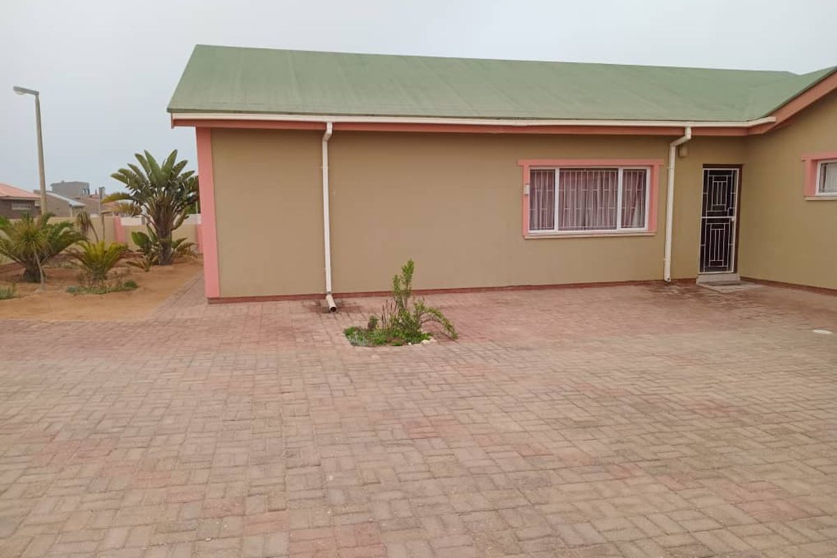 PERFECTLY LOCATED 3 BEDROOM HOUSE FOR SALE IN HENTIES BAY - SOUTH DUNE - Photo 5