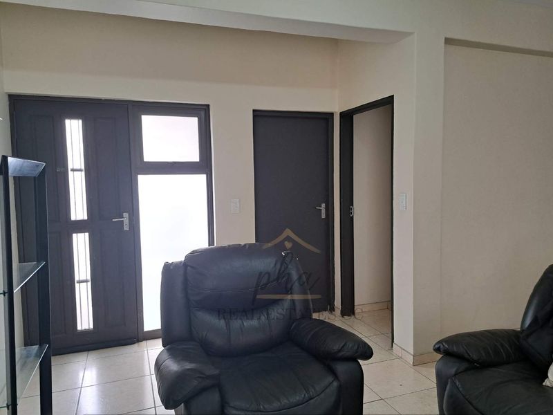3 Bedroom Duplex Townhouse for sale in Walvis Bay for N$1 460 000.00 - Photo 3