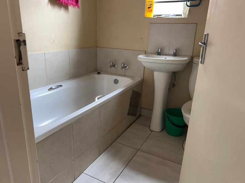 Riverside View - Family Home R 760 000 ! - Photo 7