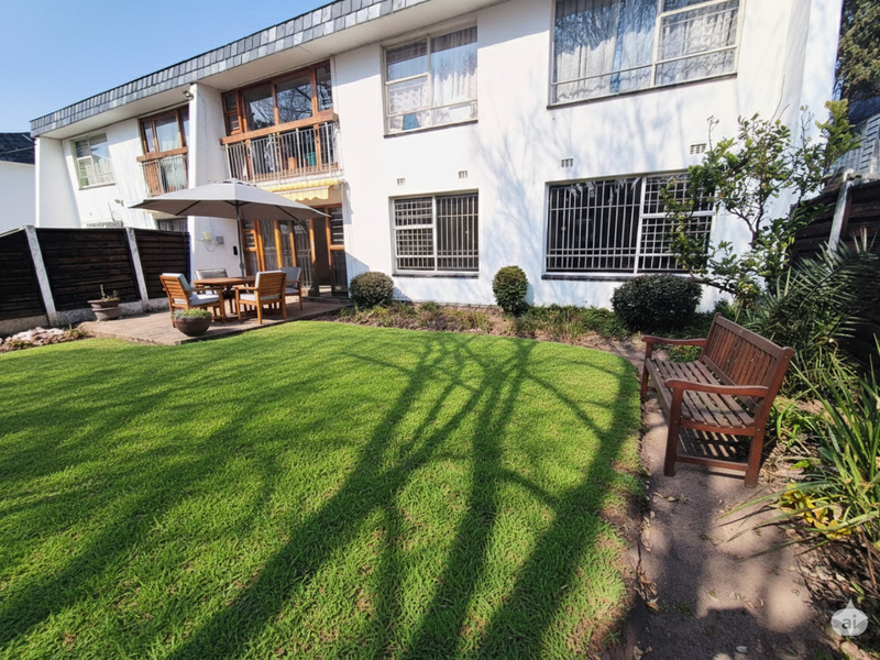 Newly renovated 3 Bedroom - Photo 2