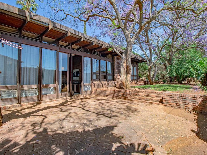 Large 3 bedroom home in Mucklneuk close to Unisa - Photo 2