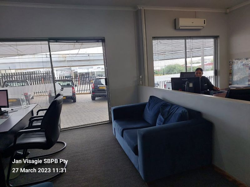 FOR SALE - Retail with plenty of parking space next to Hosea Kutako Drive - Photo 2