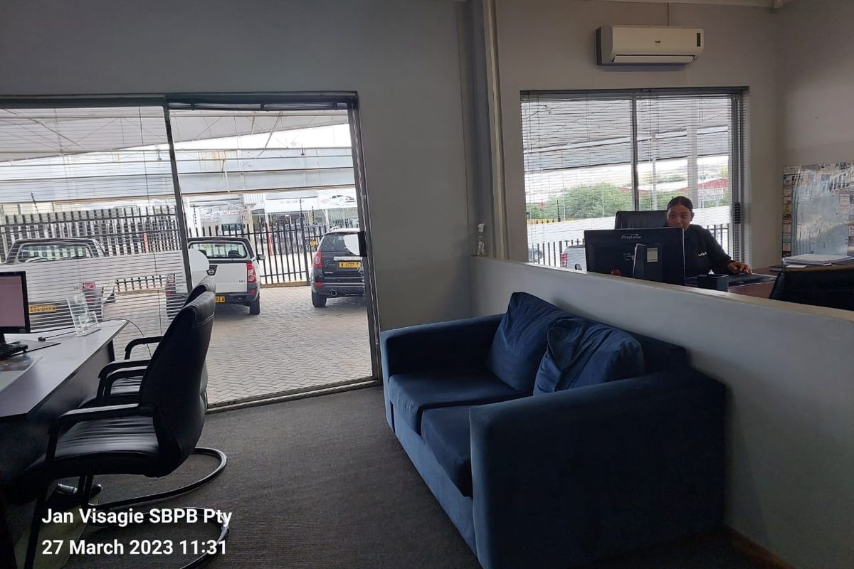 FOR SALE - Retail with plenty of parking space next to Hosea Kutako Drive - Photo 2