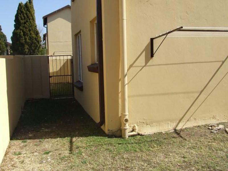 2 Bedroom Townhouse For Sale - Photo 6