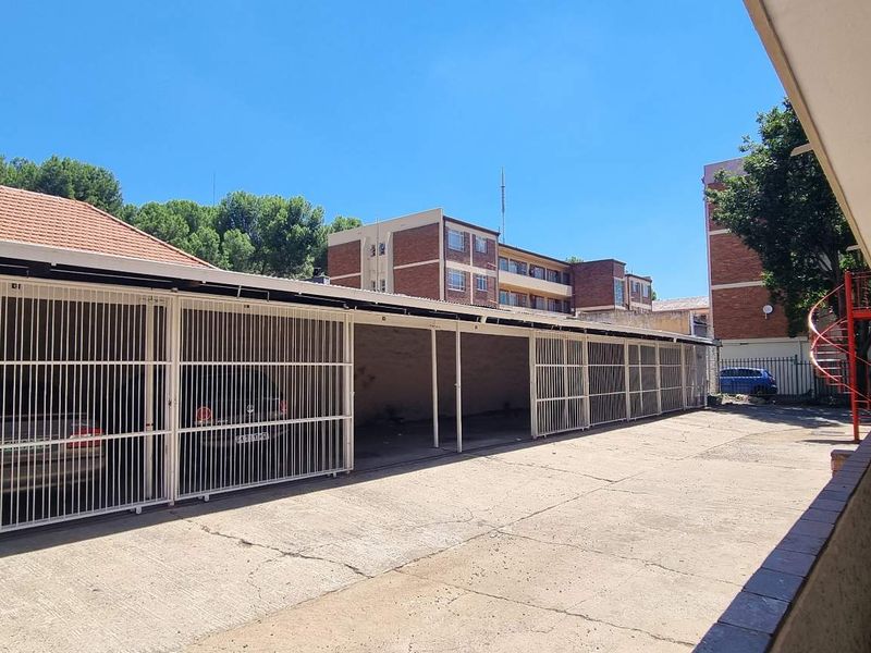 BLOCK OF FLATS - VERY GOOD LOCATION EXCLUSIVE SOLE MANDATE - Photo 3