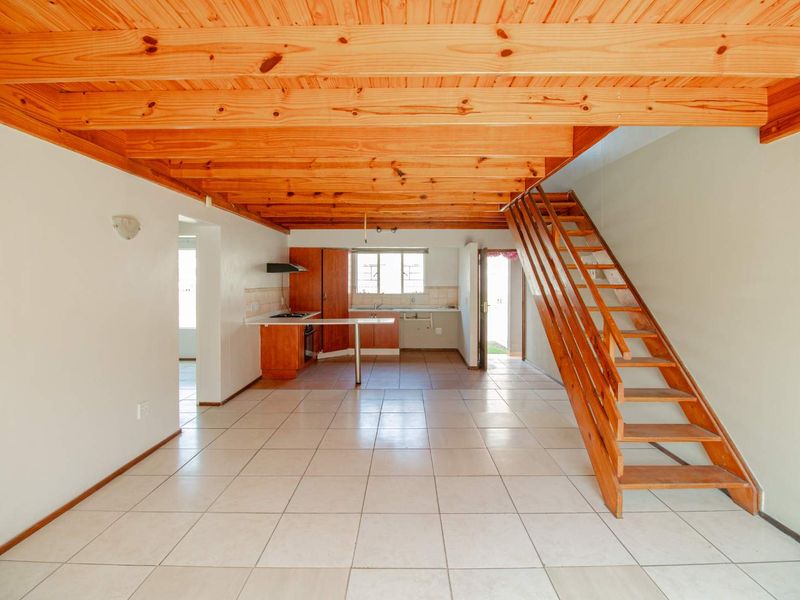 Blue Lakes Estate: Where Comfort Meets Convenience in Blue Lakes Estate - Photo 9