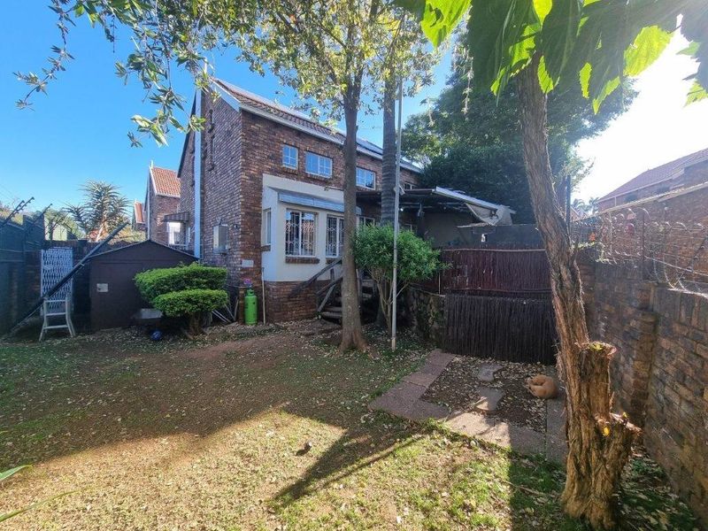 Excellent location for schools. Ideal investment. - Photo 2