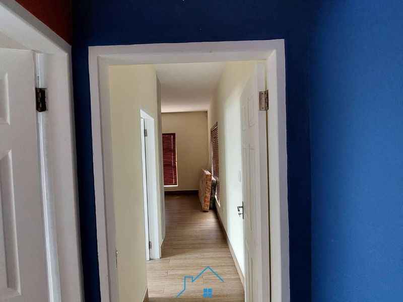 Spacious 4-Bedroom Family Home with Modern Comfort, Classic Charm & Prime Coastal Living. - Photo 10