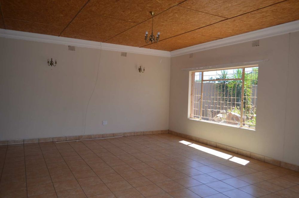 Okahandja, Open Plan Living Area
