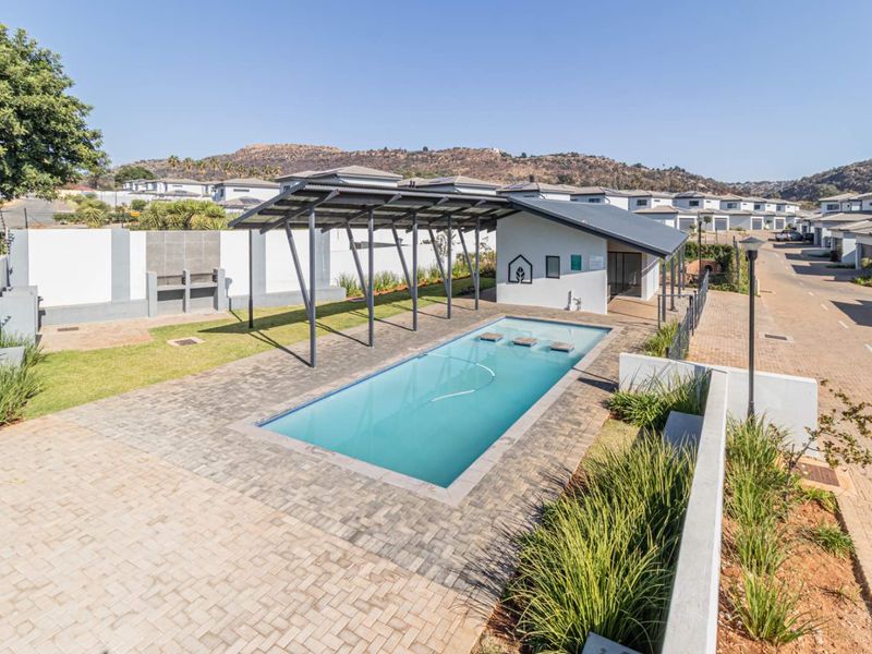 Perfect location and pristine estate home for the larger family. - Photo 6