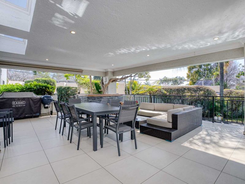 4 BEDROOM HOUSE FOR SALE IN FOURWAYS GARDENS - Photo 3