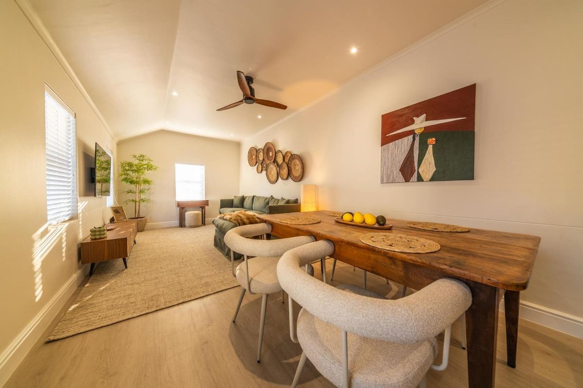 A Romantic Art-Filled Escape in the Heart of Franschhoek | Available Immediately - 31 Oct 2026 - Photo 2