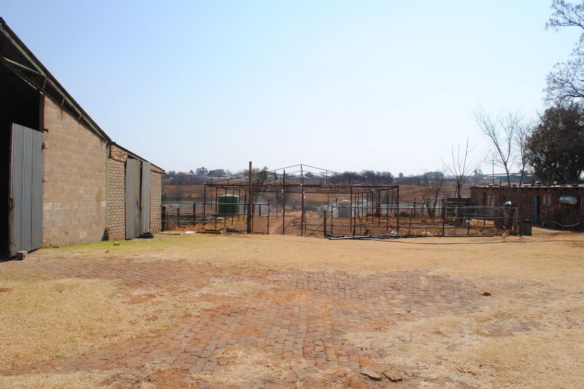 Visionaries, Developers dream, water front property opposite the completed Riverstone Mall - Photo 5