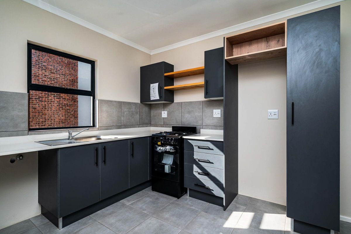 Kings Gate Estate 4 Bedroom Freestanding Home - Photo 4