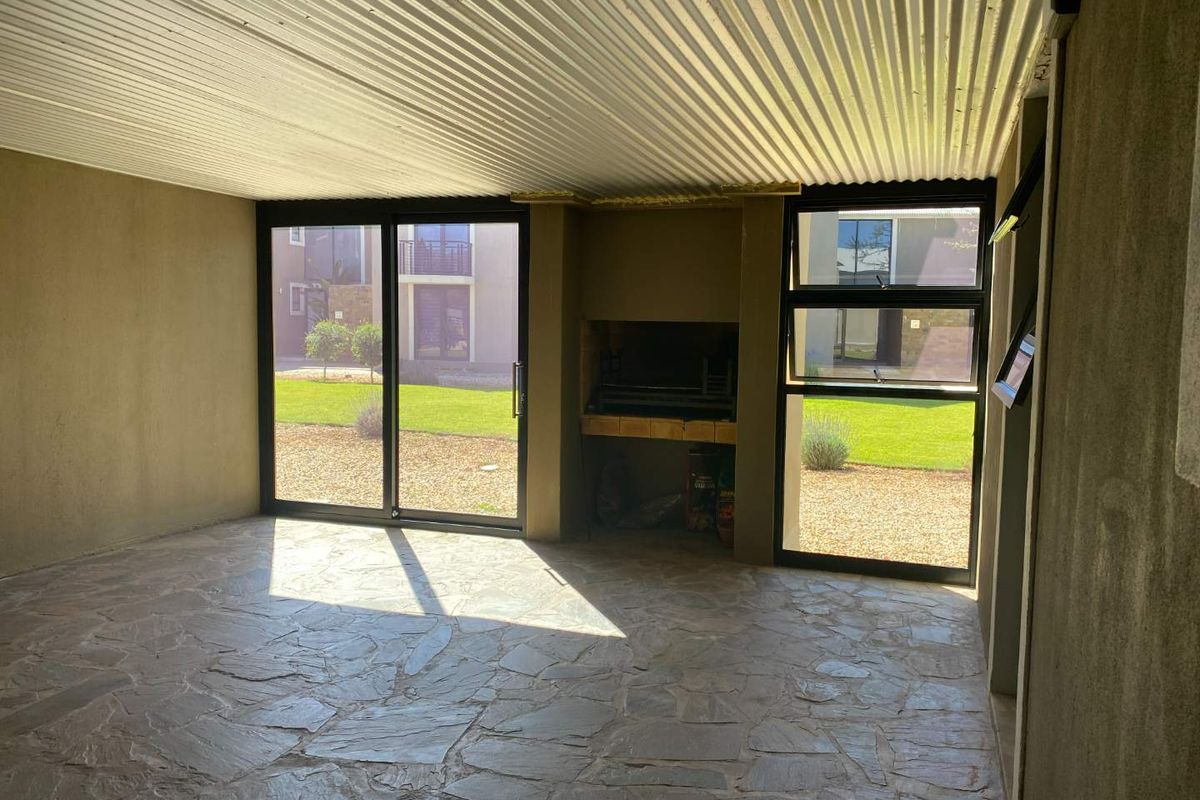 3 Bedroom Townhouse - Photo 2