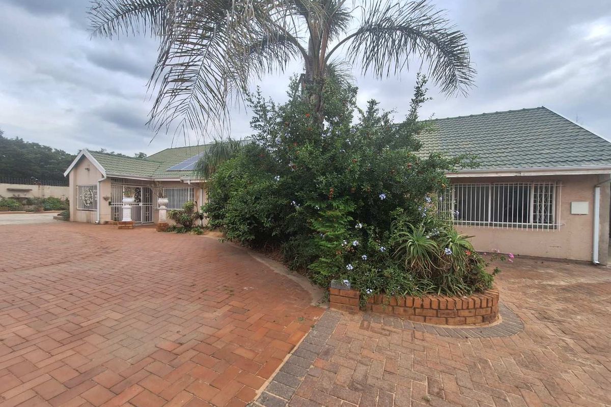 "Endless Potential: Your Dream Home Awaits!" - Photo 2