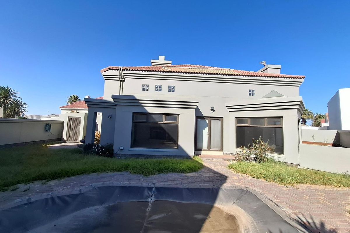 House For Sale – Meersig, Walvis Bay - Photo 4