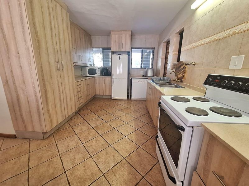 Spectacular Dual-Level Property with Stunning Views and Move-In Ready Convenience - Photo 9