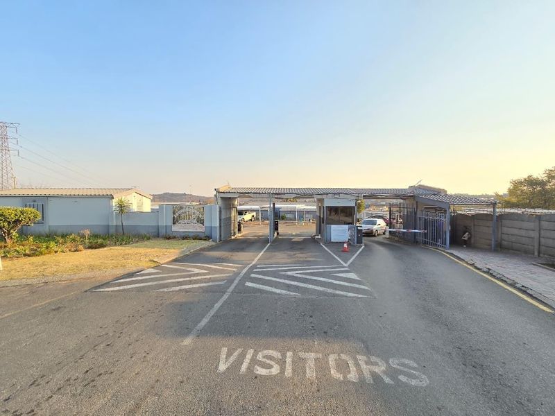 "Affordable 2-Bed Oasis Near Southgate and Highway - Photo 2