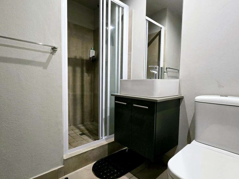 Modern Studio Apartment with Premium Lifestyle Amenities - Photo 9