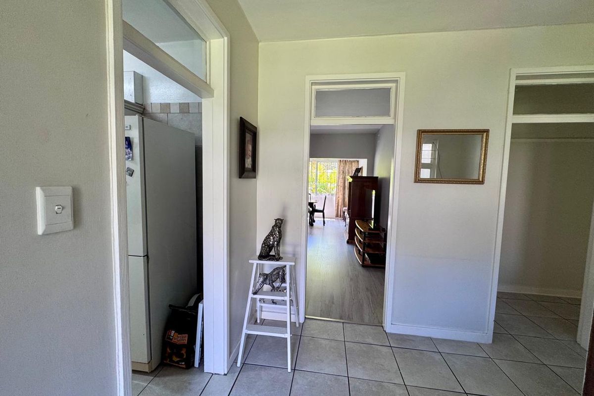SPACIOUS 2 BEDROOM FLAT in Musgrave - Photo 4