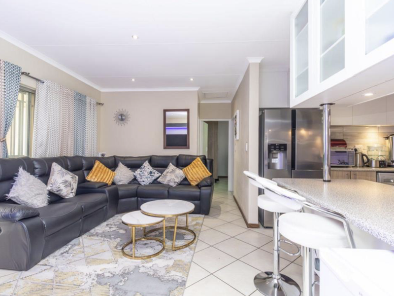 Modern 3 Bedrooms and 2 bathrooms townhouse - Photo 4