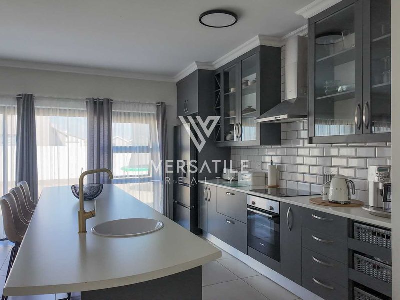 Modern Elegance Meets Coastal Comfort - Photo 1