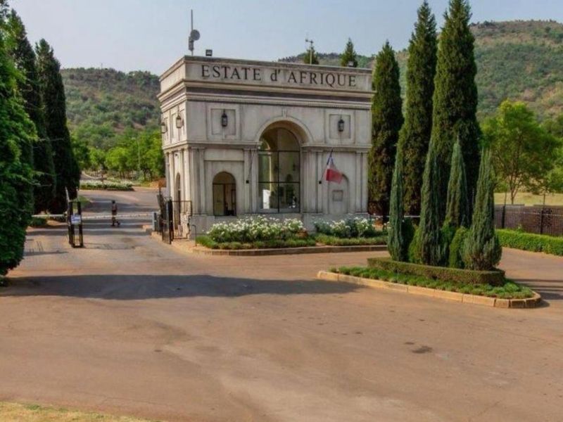 Discover the perfect opportunity to build your dream home in the prestigious Ville D’Afrique Estate, Hartbeespoort! - Photo 3