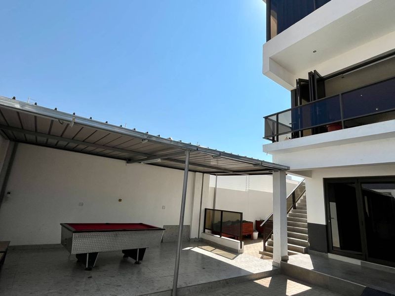 Modern Family Home in with Panoramic Views of Windhoek and mountains - Photo 5