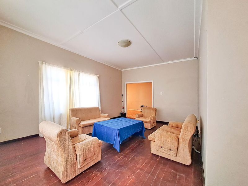 Central, Walvis Bay.  3 Bedroom on LARGE PLOT for sale - Photo 9
