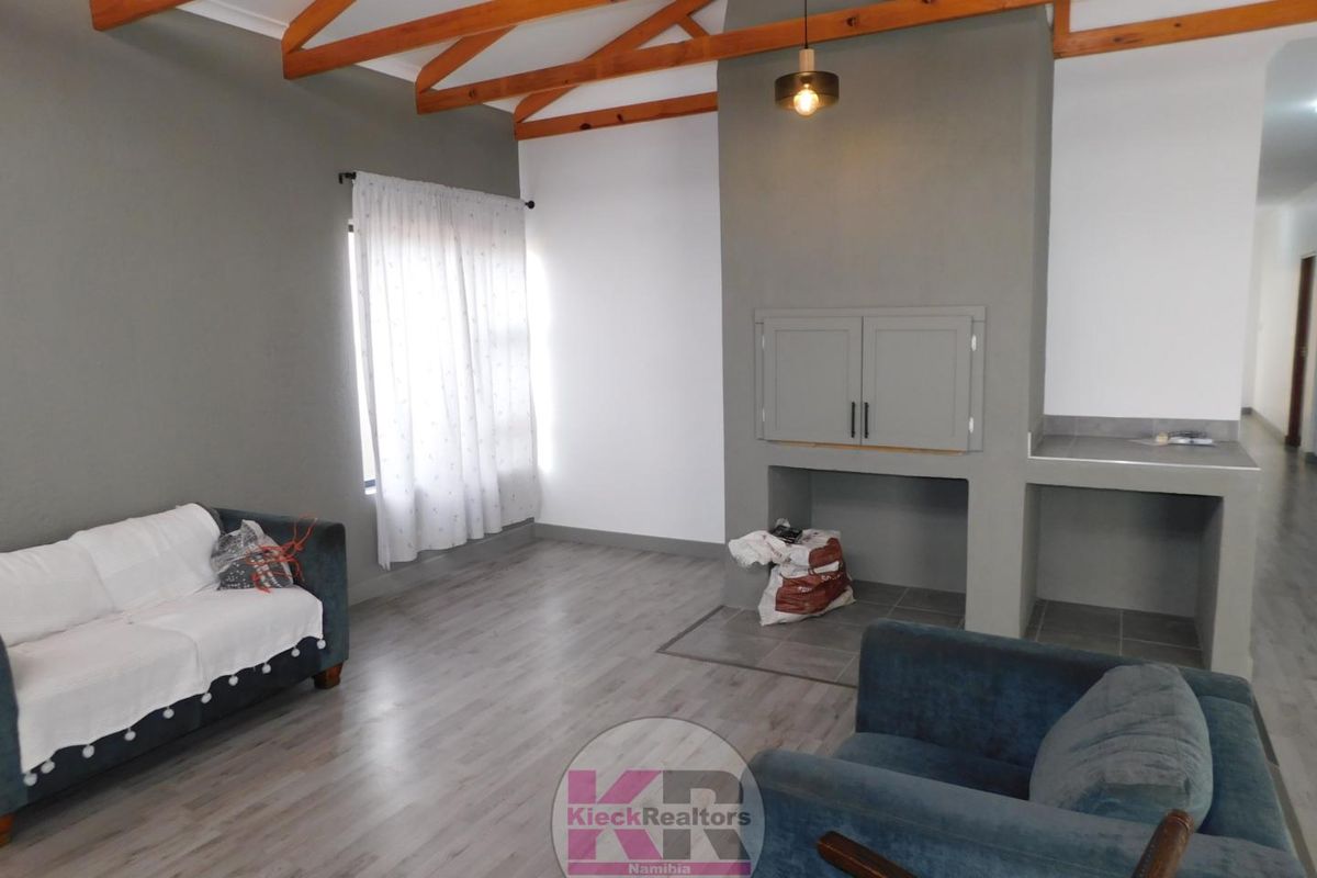 **Charming 3-Bedroom House for Sale in Henties Bay** - Photo 2
