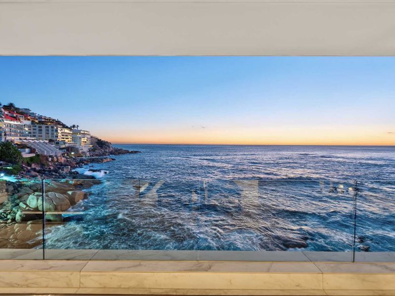 Exceptional Oceanfront Penthouse in Bantry Bay - Photo 3