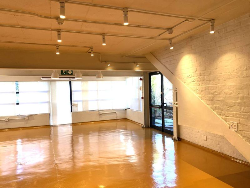 3 PRIME FLOORS TO LET IN GARDENS WITH PANORAMIC VIEWS - Photo 6