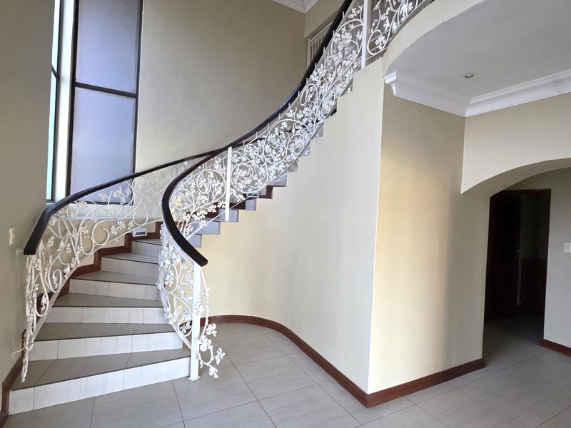 4 Bedroom Entertainers Home in Birdwood Estate - Photo 6