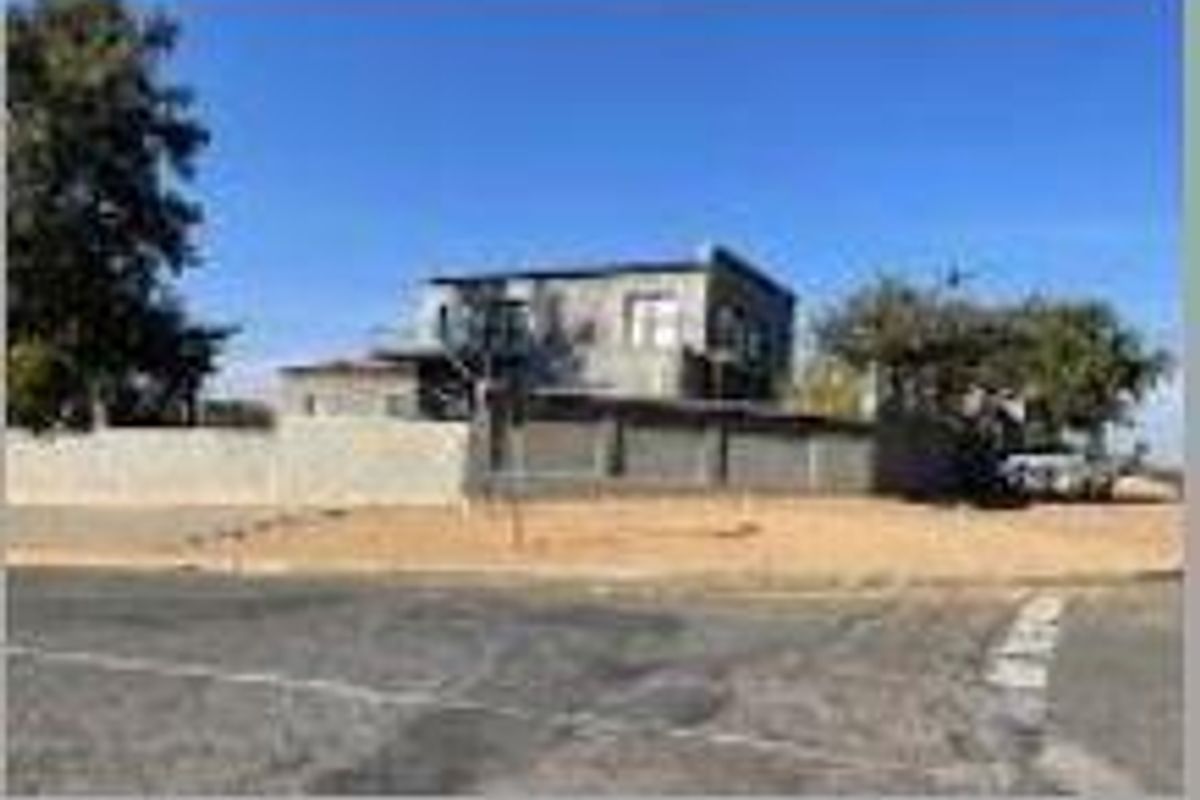 GUESTHOUSE / HOUSE FOR SALE IN EROS PARK - Photo 4