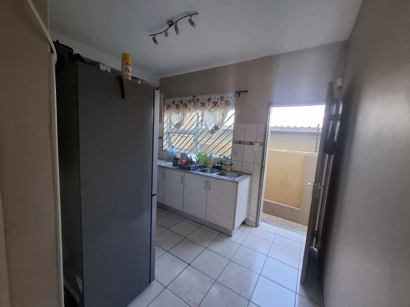 This is spacious 3-bedroom double-storey /duplex🔥 - Photo 7