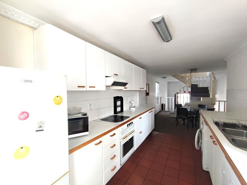 4 bedroomed townhouse in smaller complex - Photo 7