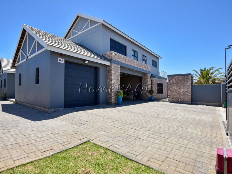 Dunes (Border with Kramersdorf):  Beautiful, Spacious, Upmarket 5 Bedr Home is for Sale - Photo 2