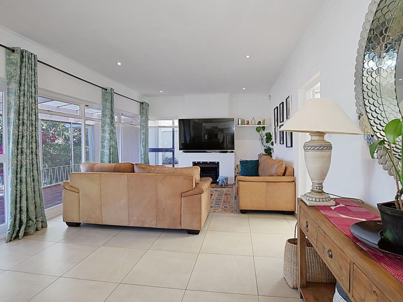 Endless potential in sought after area! - Photo 8