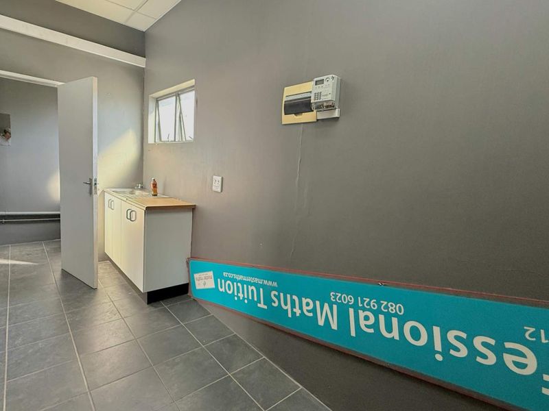72 sqm Commercial Space to Let – Hilton - Photo 7