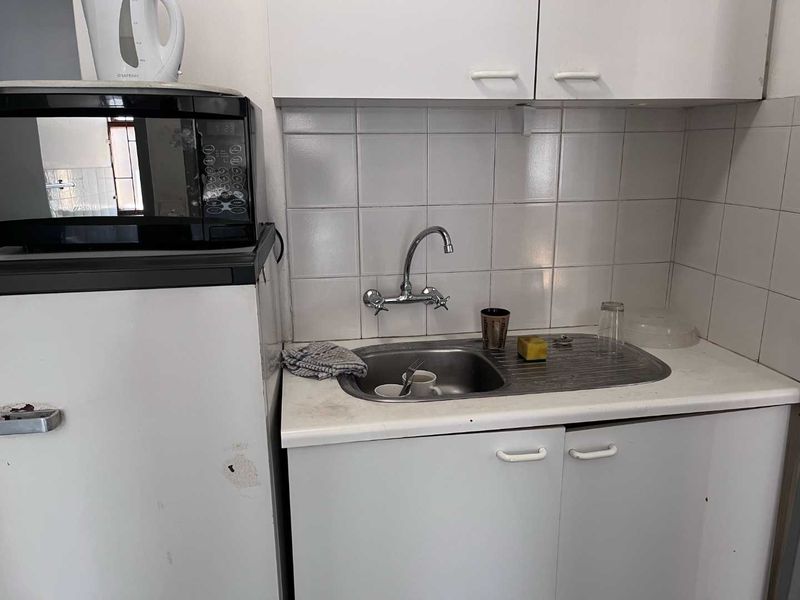 Prime Montague Gardens Warehouses: Spacious & Versatile - Photo 9