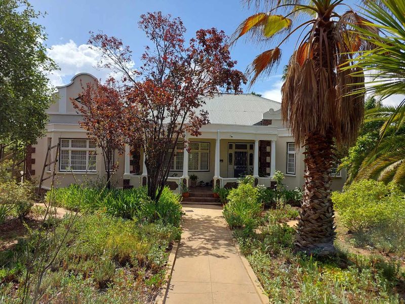 Charming Cape Dutch Family Home with Timeless Character - Photo 3