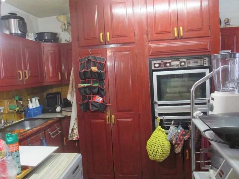 BEAUTIFUL, NEAT AND BIG [4] FOUR BEDROOMS DUPLEX FOR SALE IN SUNNYSIDE EAST '' BARGAIN - Photo 5