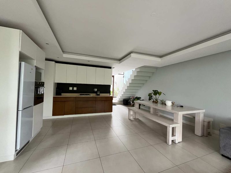 Modern, Unfurnished 3-Bedroom Duplex Apartment to Rent in Zimbali Estate - Photo 6